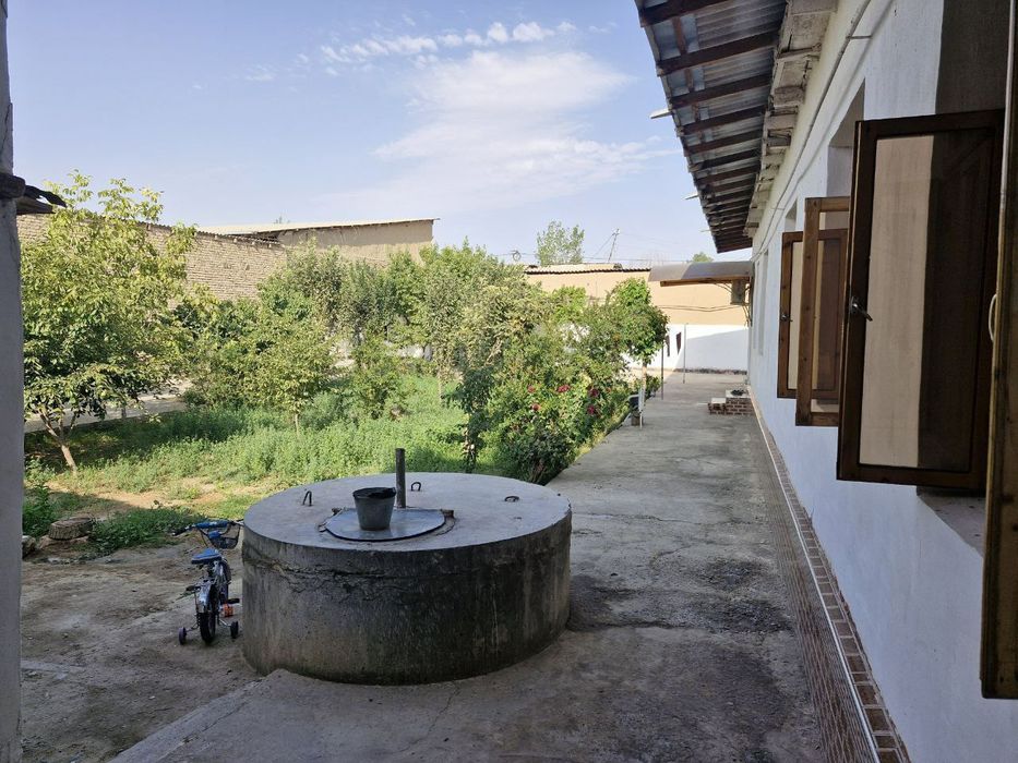 Уй сотилади Нарпай центр Тинчлик куча 51-уй