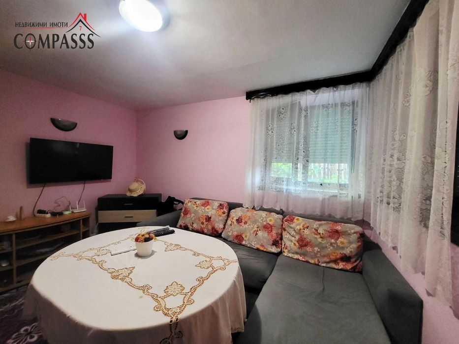 Гр. Добрич, ПИНЕТА-Хуманитарна гимназия, етаж от къща  – 127000лв!