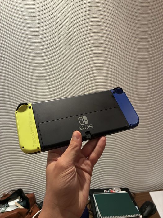 Nintendo switch oled +2 джойкона. ИГР В КОМПЛЕКТЕ НЕТ