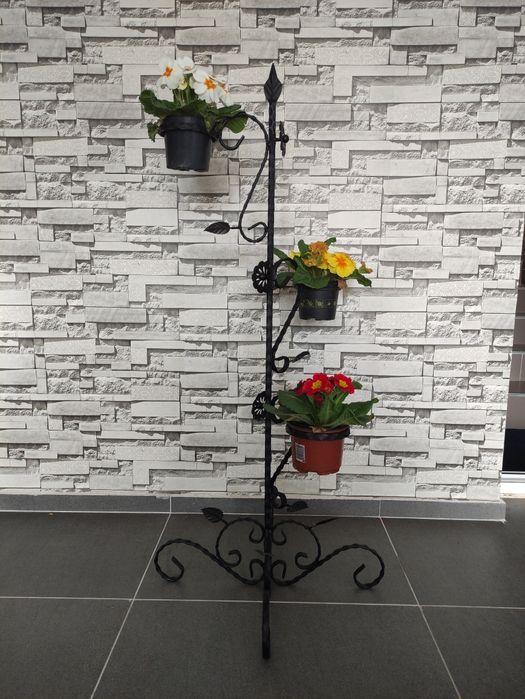 Цветарник от ковано желязо