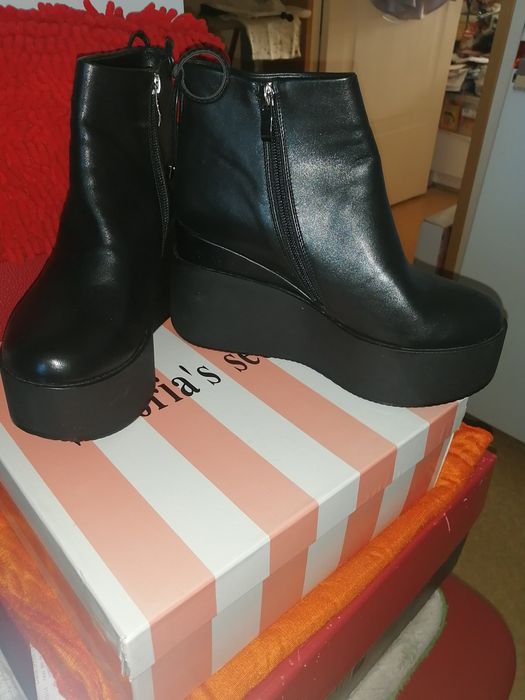 Новая женская обувь