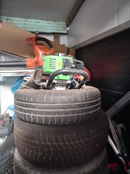 Продавам моторен свредел за дупки