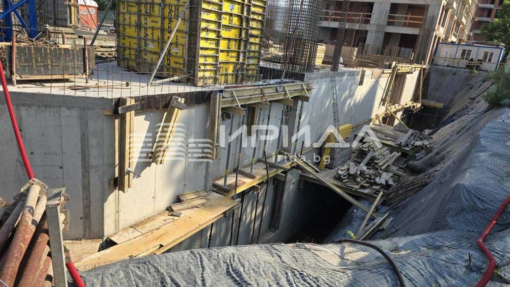 Продава се Тристаен апартамент в София, Младост 4 - 100 кв.м за 1339 €/кв.м - Снимка #2