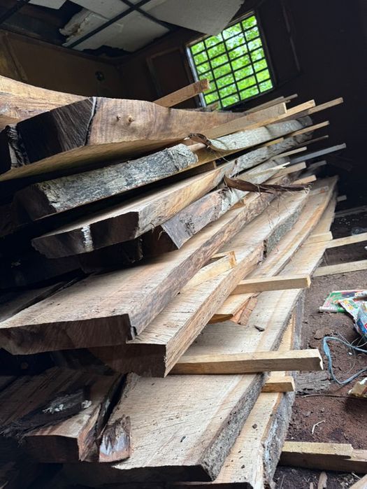 Дървет материал орех , череша