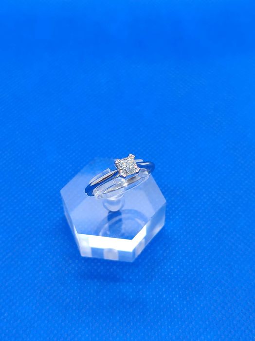 Годежен пръстен с диамант 0.61ct