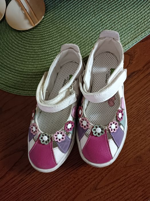 Сандали на девочку