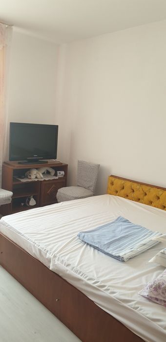 Inchiriez apartament