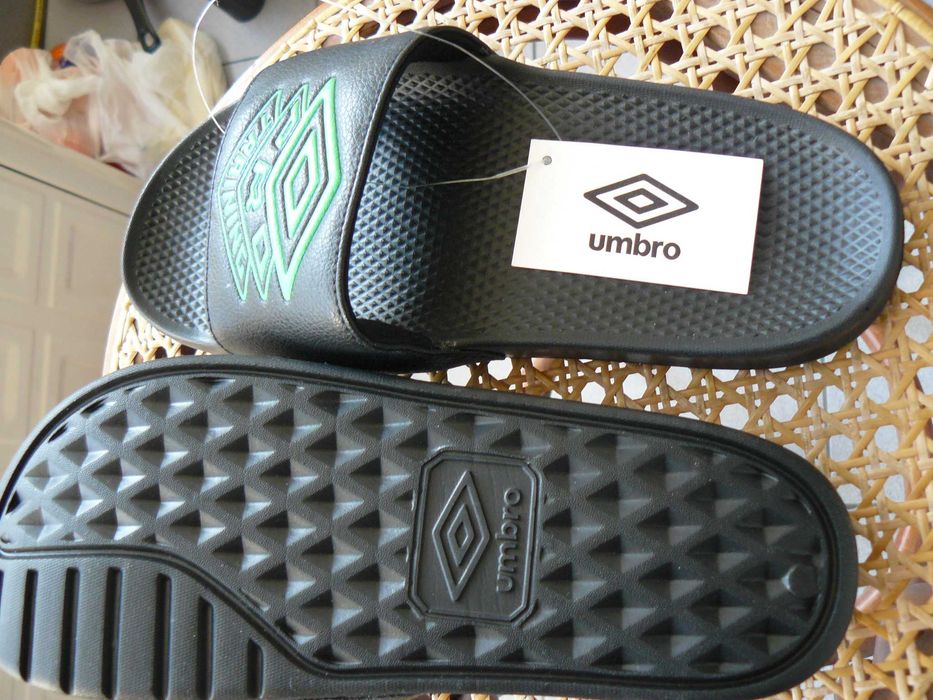 Slapi/Papuci Plaja Unisex UMBRO PRO TRAINING,Originali, Noi,Marimea 40