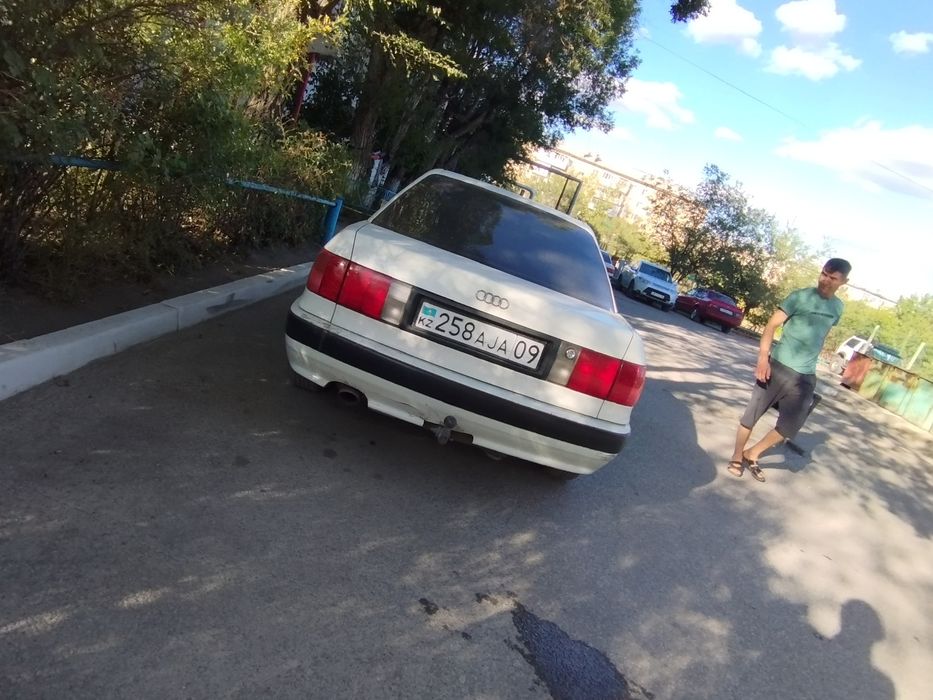 Продается Ауди В4