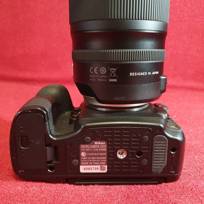 Nikon D850 + obiectiv Tamron 24-70/2.8 G2, stare excelentă