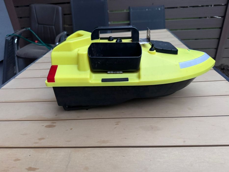 Navomodel barcuta plantat cu Gps