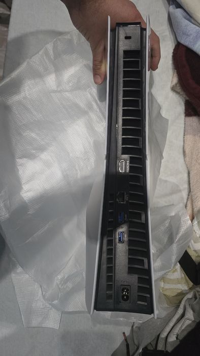 Чисто нов ps5 slim disc версията с 3 игри