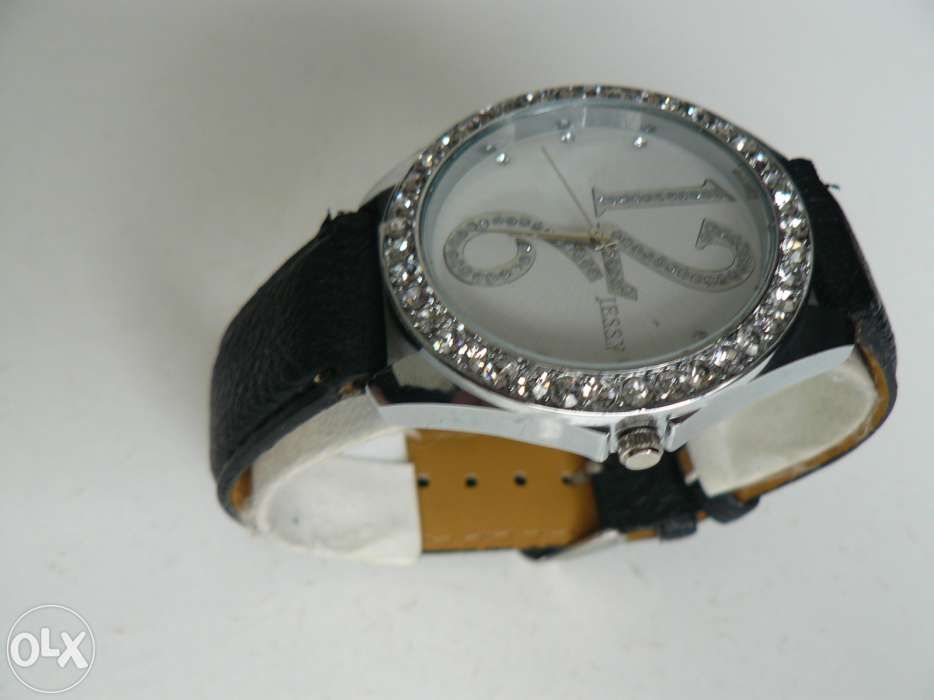 Ceas Dama "Jessy" J-BW 1021,Cu Strasuri,Mecanism Quartz,Afisaj Analog