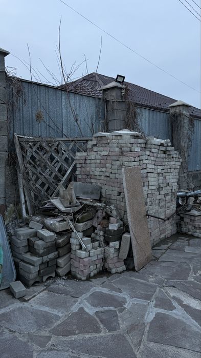 Продам брусчатку, б/у, состояние удовлетворительное. Самовывоз.