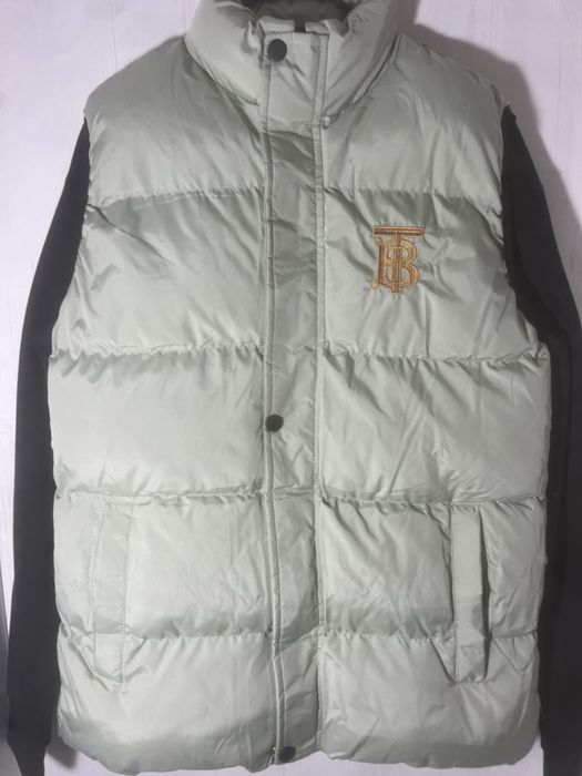 Vesta BURBERRY albastru deschis groasă cu logo brodat auriu