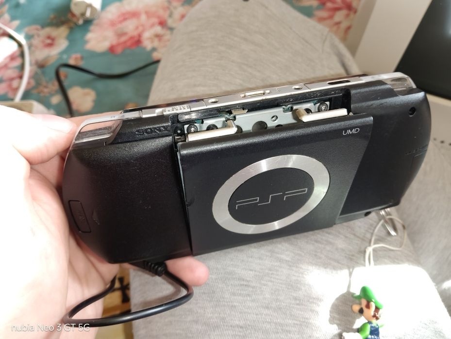 PSP 1003 de piese+card microSD  64 GB cu 1000 jocuri