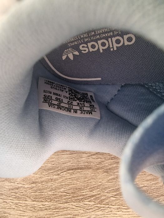 Маратонки adidas