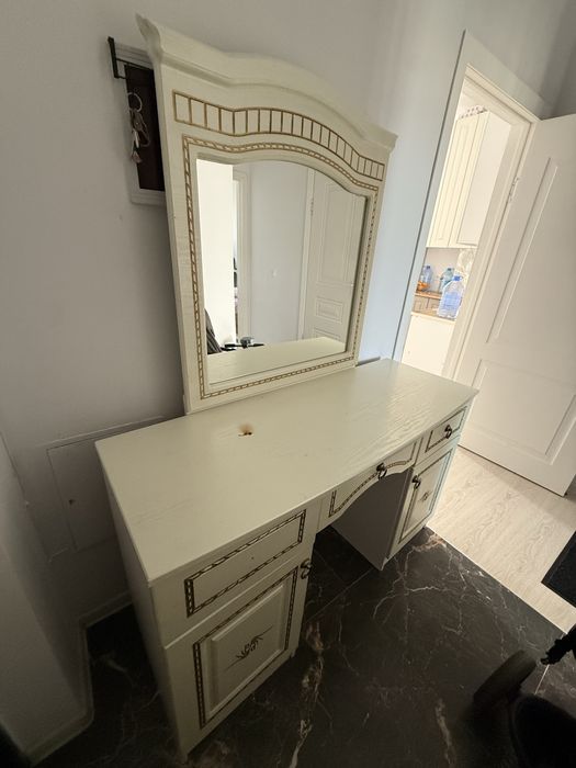 Комод, туалетный столик