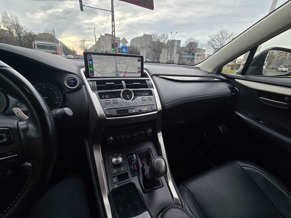 LEXUS NX 300H 4x4 Plafon Panoramic