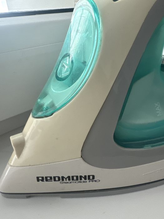 Утюг рабочий Редмонд