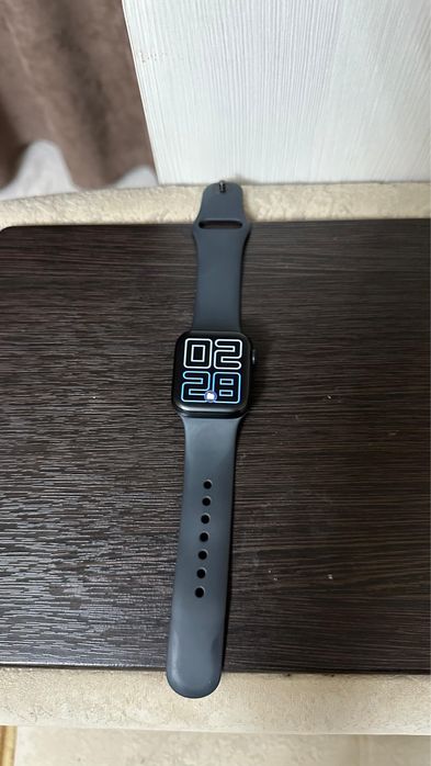 продам apple watch SE