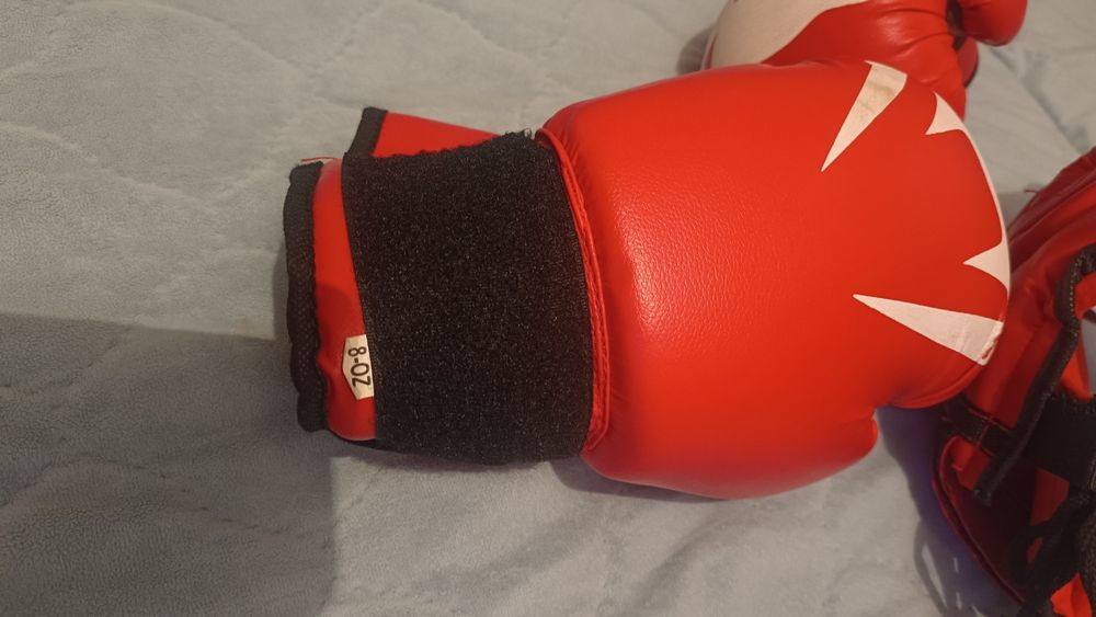 Продам боксерские перчатки