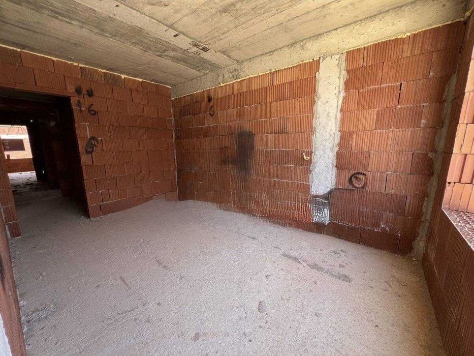 Продава се Двустаен апартамент в Пловдив, Остромила - 58 кв.м за 1379 €/кв.м - Снимка #1