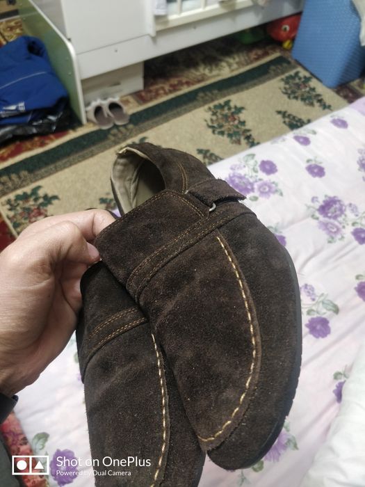 Продаю замшевые мокасины хорошее качество коричневый цвет на весну.!