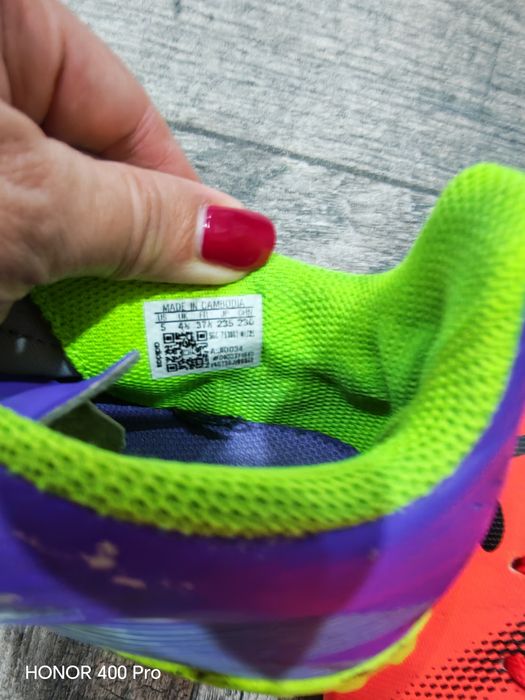 Футболни обувки  Adidas, Puma