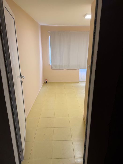 Дава се под наем Гараж / Паркомясто в Варна, Колхозен пазар - 30 кв.м за 154.53 € - Снимка #3