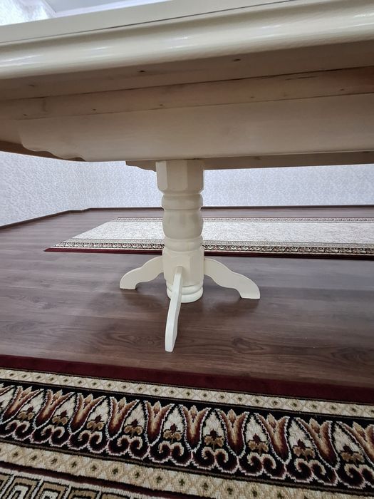 Продаю  стол  для гостиной