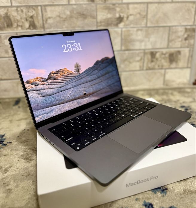 MacBook Pro M2 Pro 14 inch