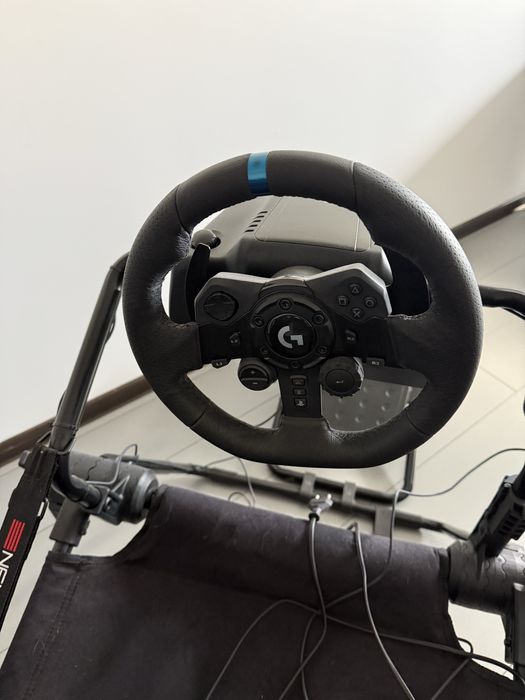 Volan Logitech G923 + Next Level Racing GT Lite – PlayStation/PC