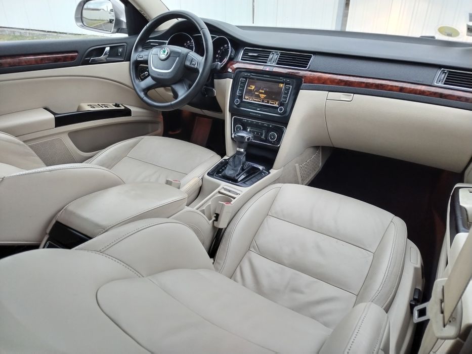 SKODA Superb 2010 — imagine 5