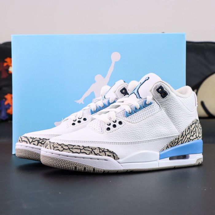 Обувки Air Jordan 3 Retro OG UNC Blue - 44 EU