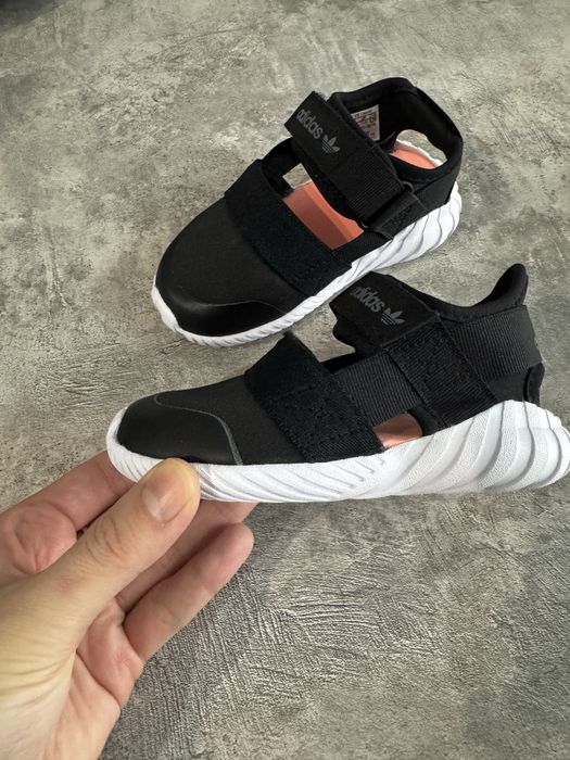 Продам сандалии Adidas оригинал