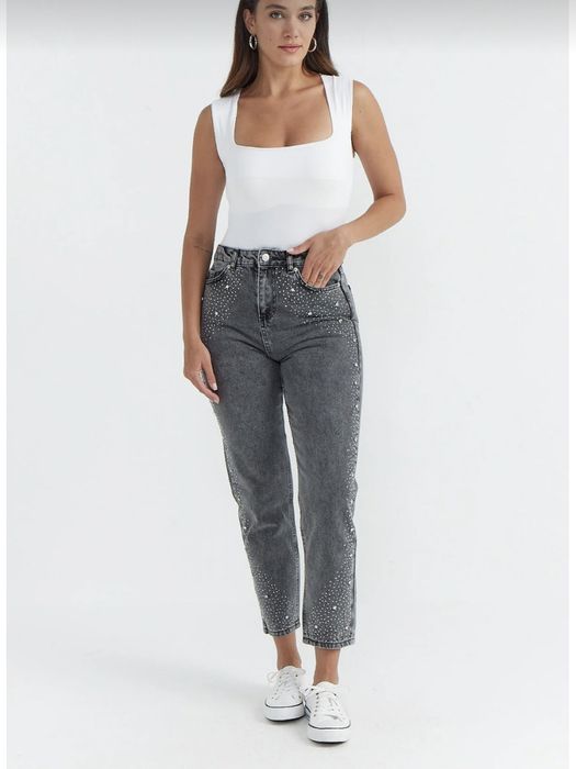 Нови дамски дънки с камъни