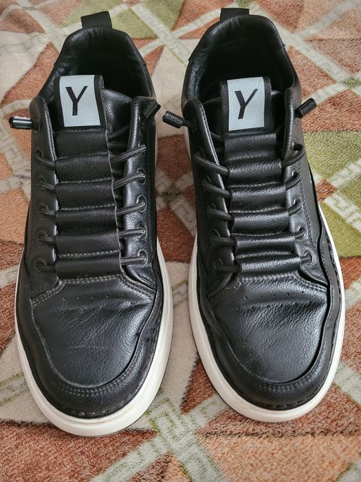 Продам кроссовки