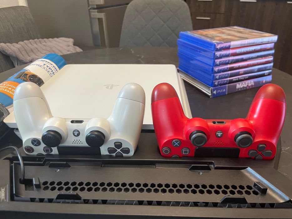 Playstation 4 Slim 1TB и игри