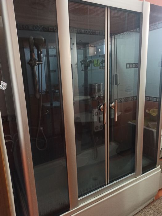 Продам душевую кабинку