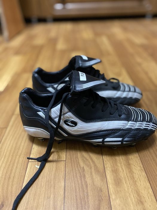 Футбольные бутсы