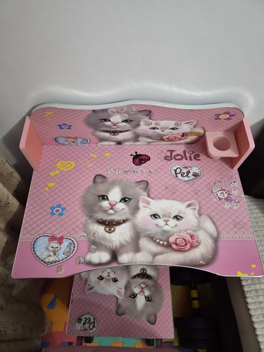 Set Birou si Scaunel din Lemn cu Pisicute pentru Fetite