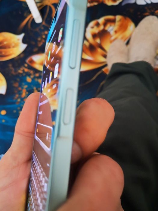 Продам телефон самсунг а26