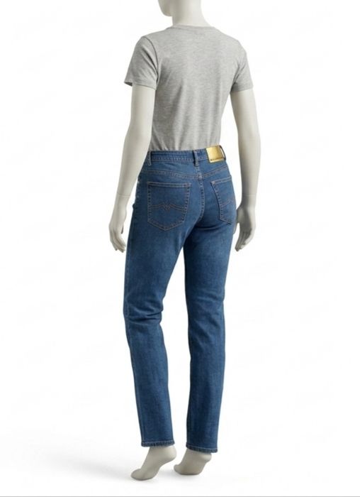 Сини дънки с прав крачол