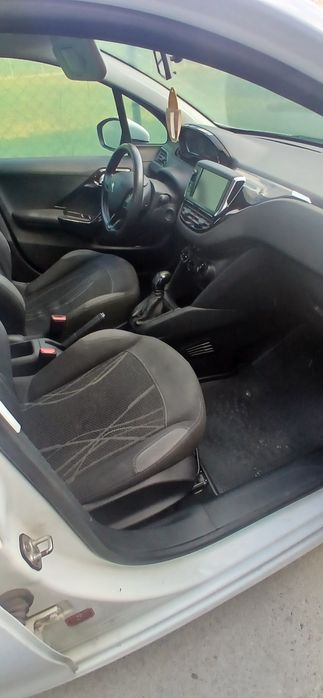 peugeot 208 1.6HDI