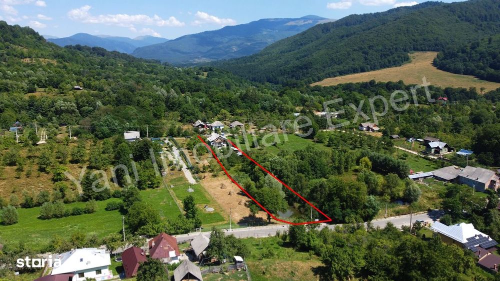 Casă cu lac de pește de vânzare în comuna Nucșoara, județ Argeș.