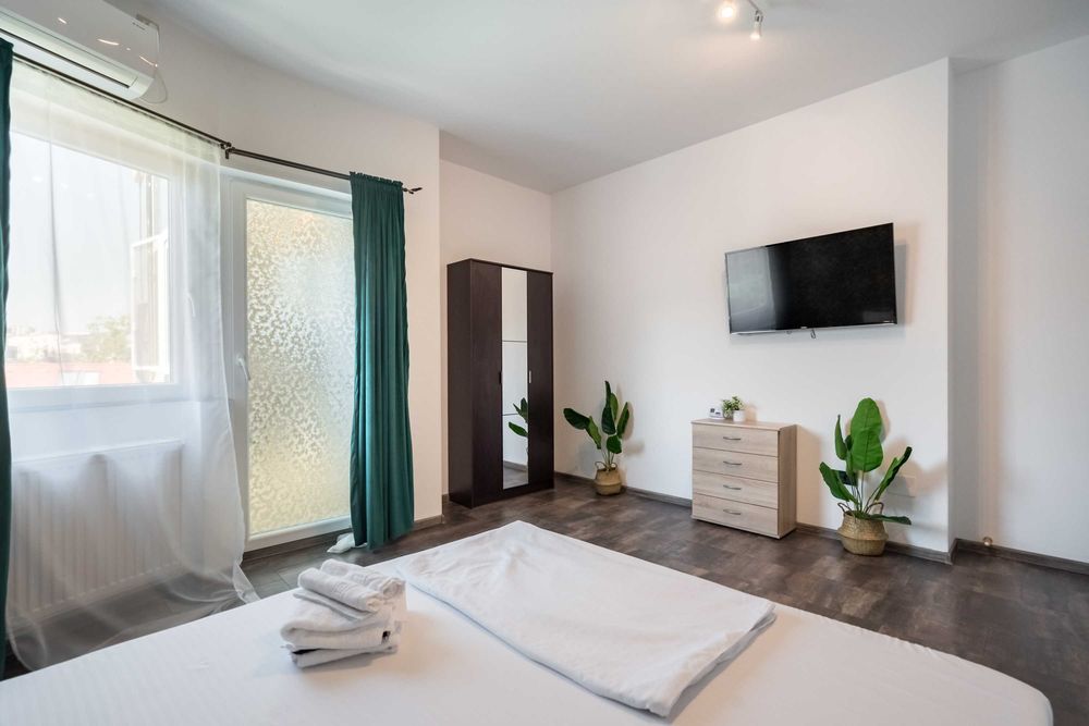 2 Rooms | 5 Minutes walk to Unirii Metro | Landlord