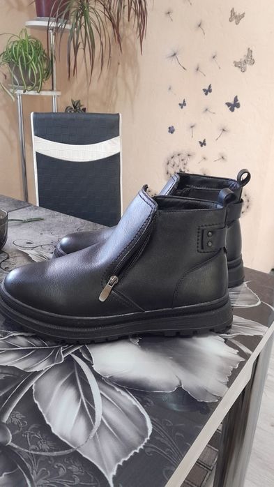 Продам Зимнии полусапожки