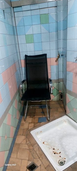 Ofisnoy kreslo sotiladi