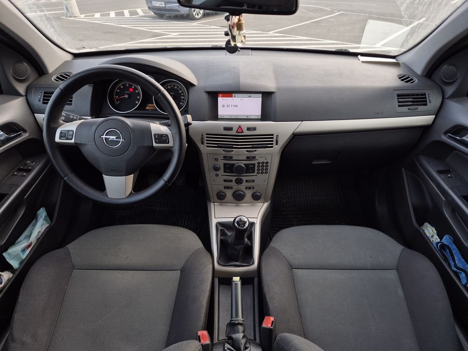 Opel Astra H 1.6 105CP